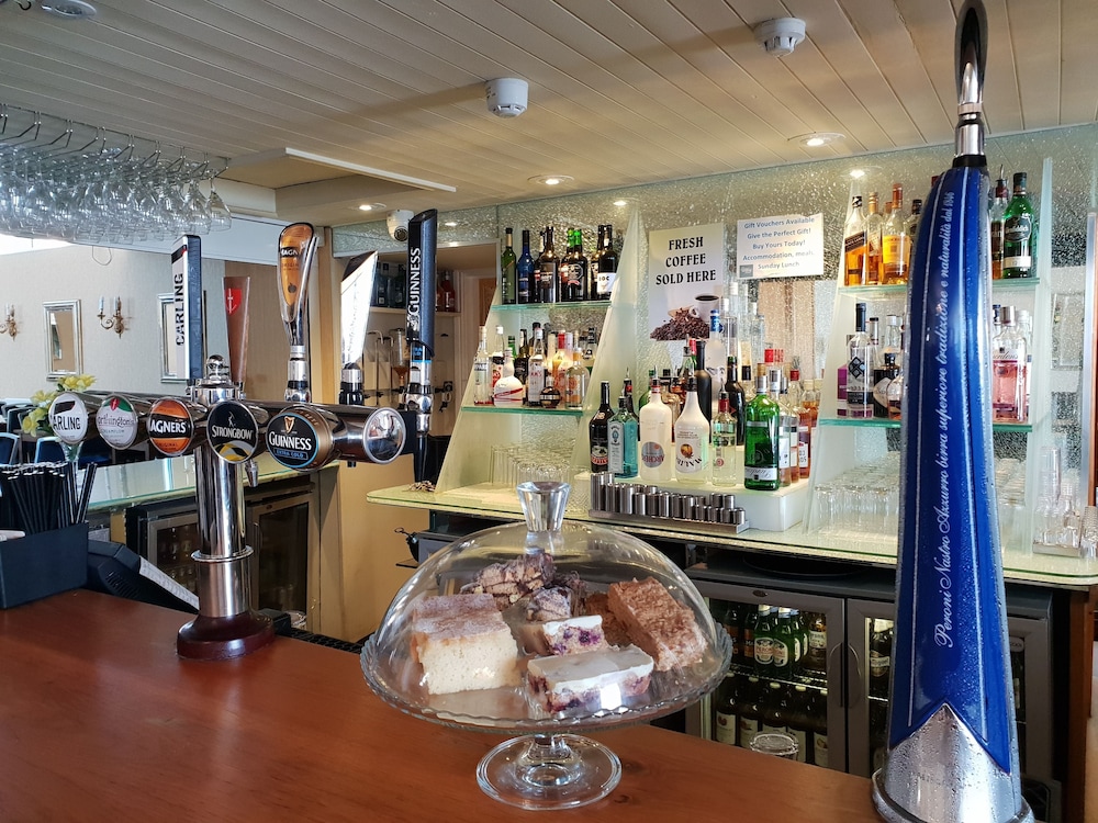 Gwesty Marine Hotel 20/50