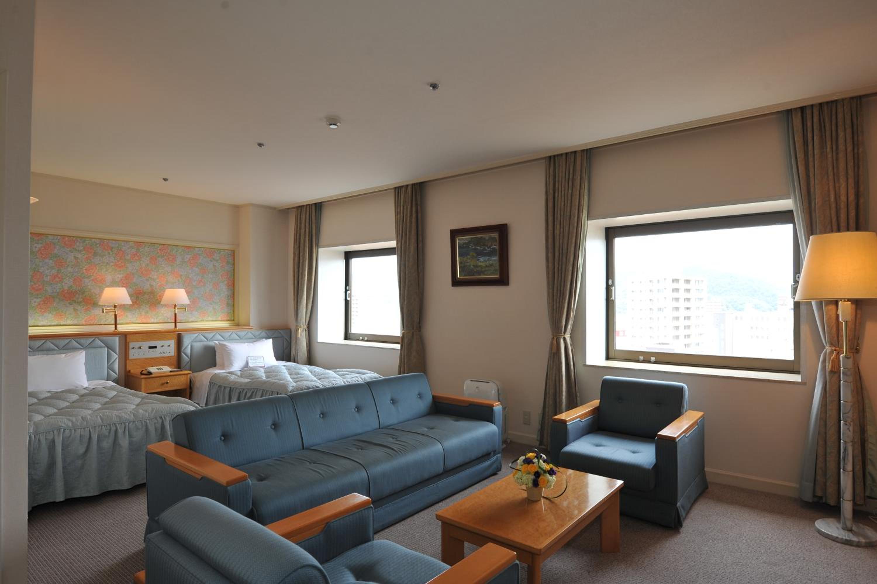 Room, Triple