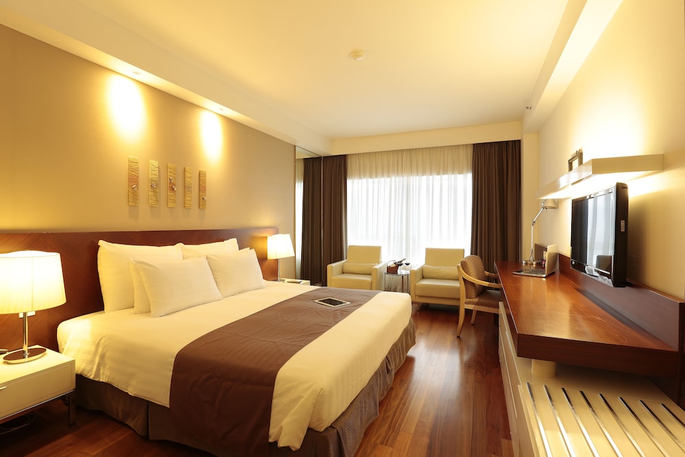 DELUXE, DOUBLE BED