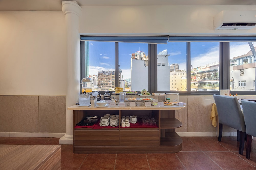 A25 Hotel - 35 Mac Thi Buoi 38/63