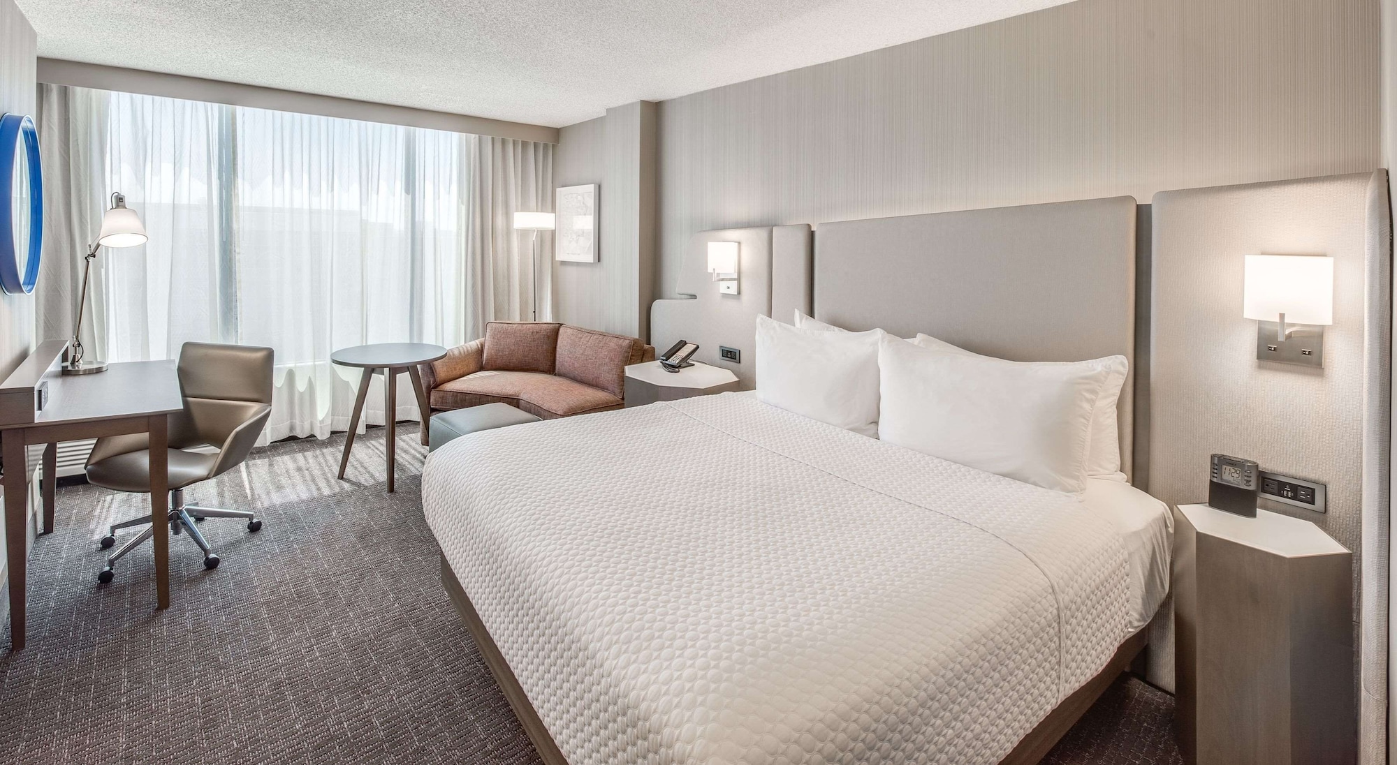 SUPERIOR, KING BED