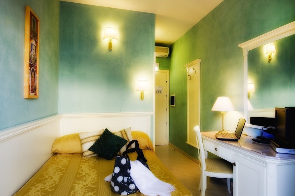 Bright Hotel Rome 12/21