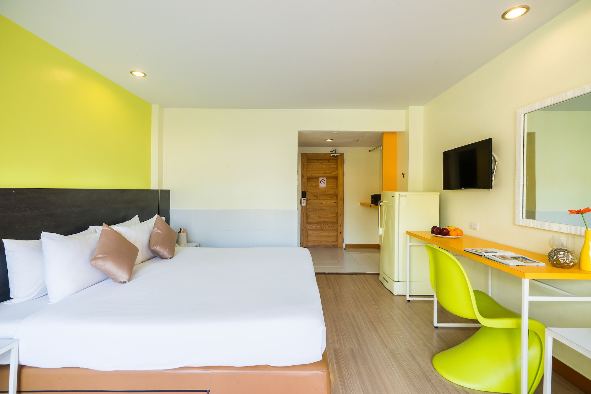 DELUXE ROOM