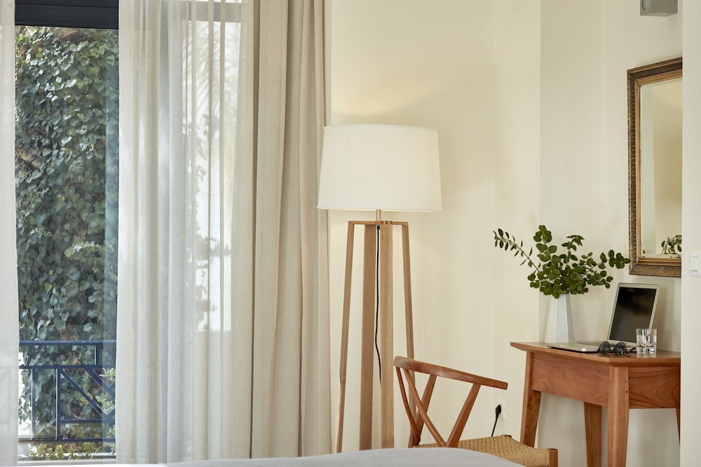 Avra City Boutique Hotel 6/43