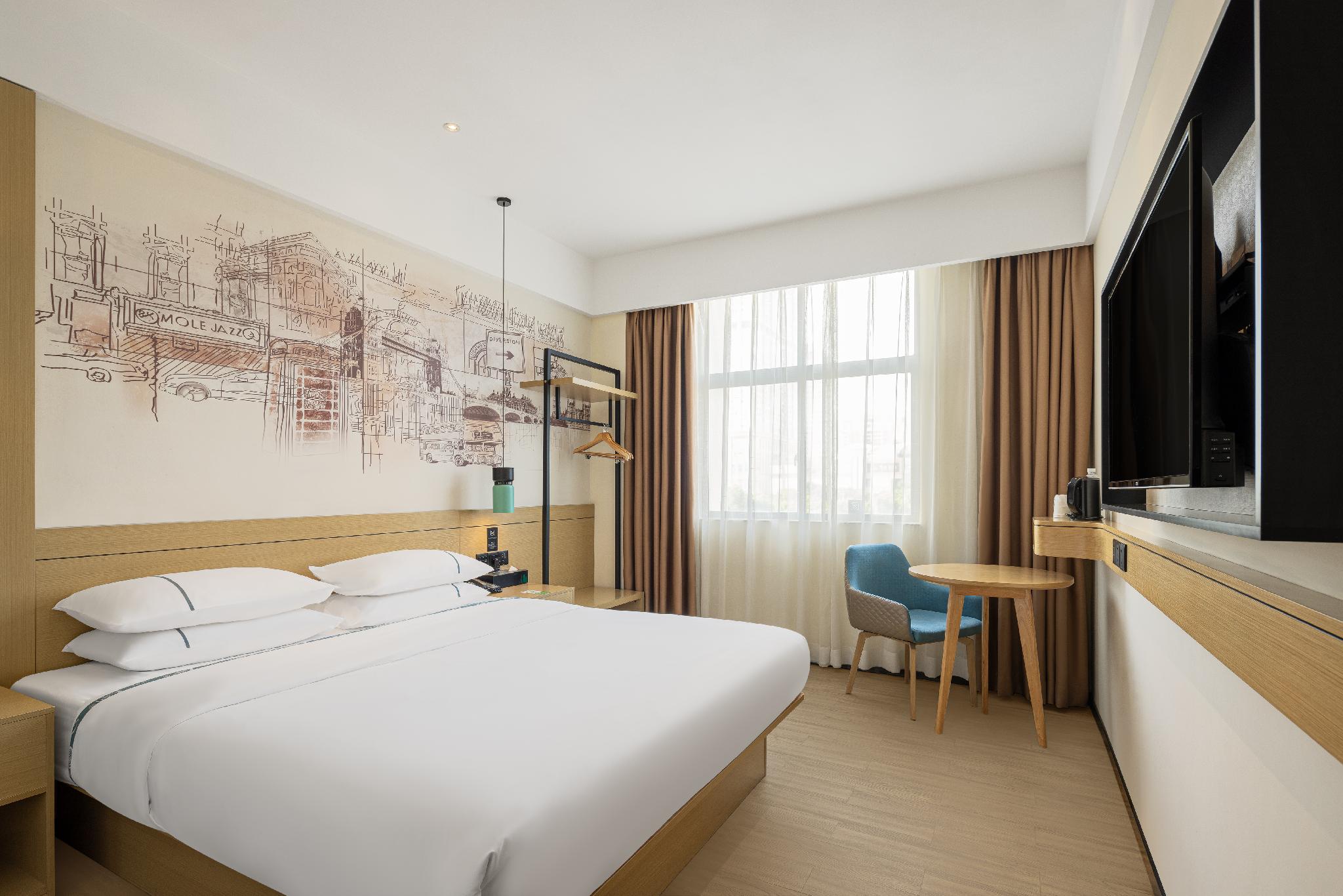 Deluxe, King Bed