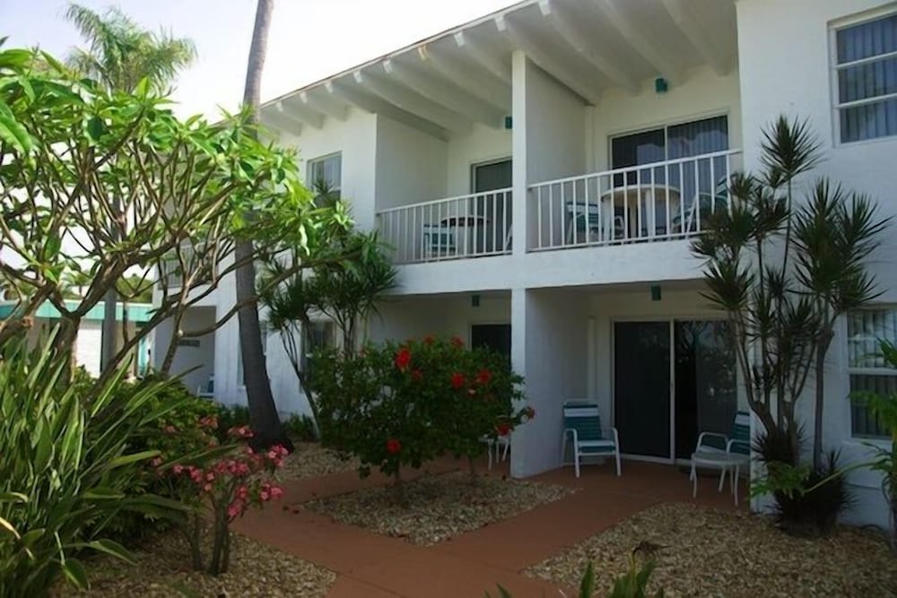 Sea Club I Beach Resort 3/66