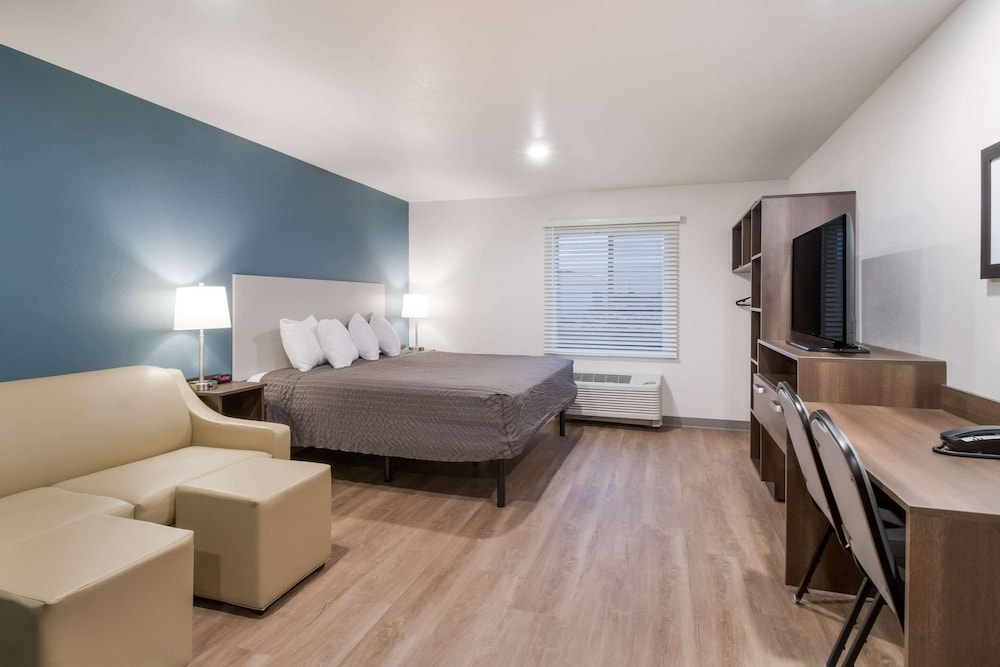 WoodSpring Suites Mesa Chandler 5/16