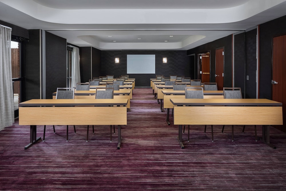 Courtyard by Marriott Anniston Oxford 42/47