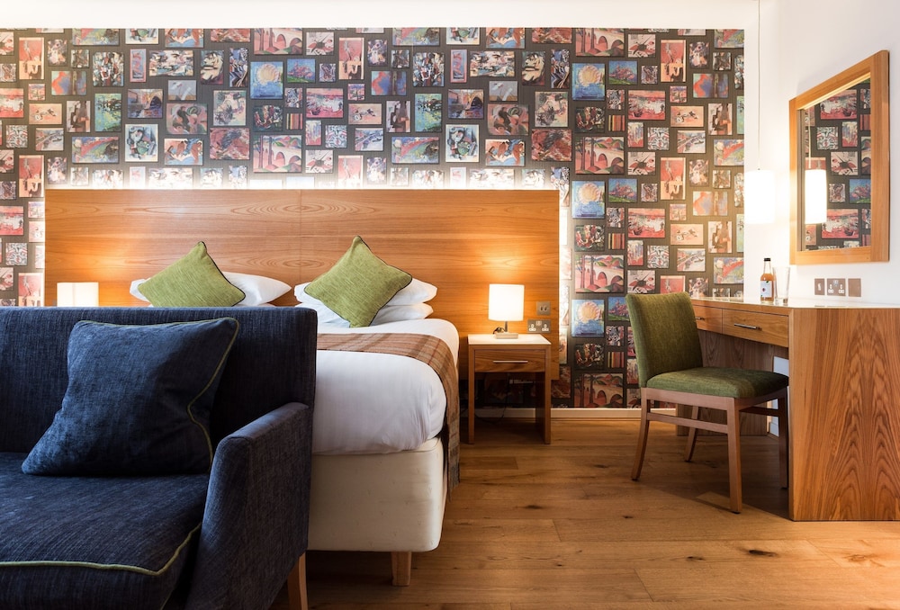 Abode Canterbury 34/44