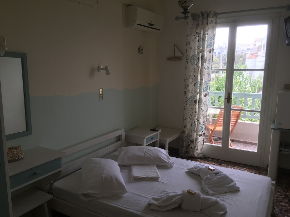 Afrodite Hotel 11/50