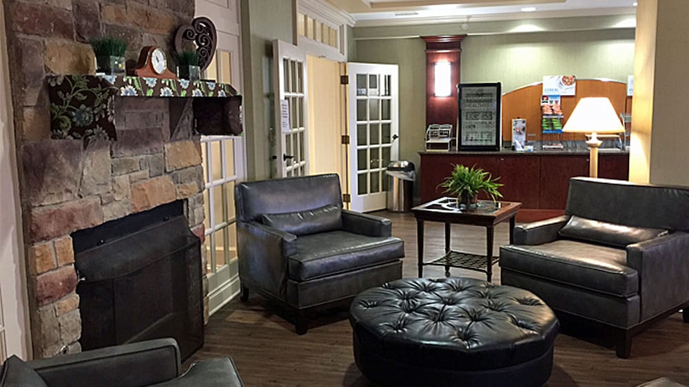 Holiday Inn Express Hotel Suites Buffalo Airport 41/58