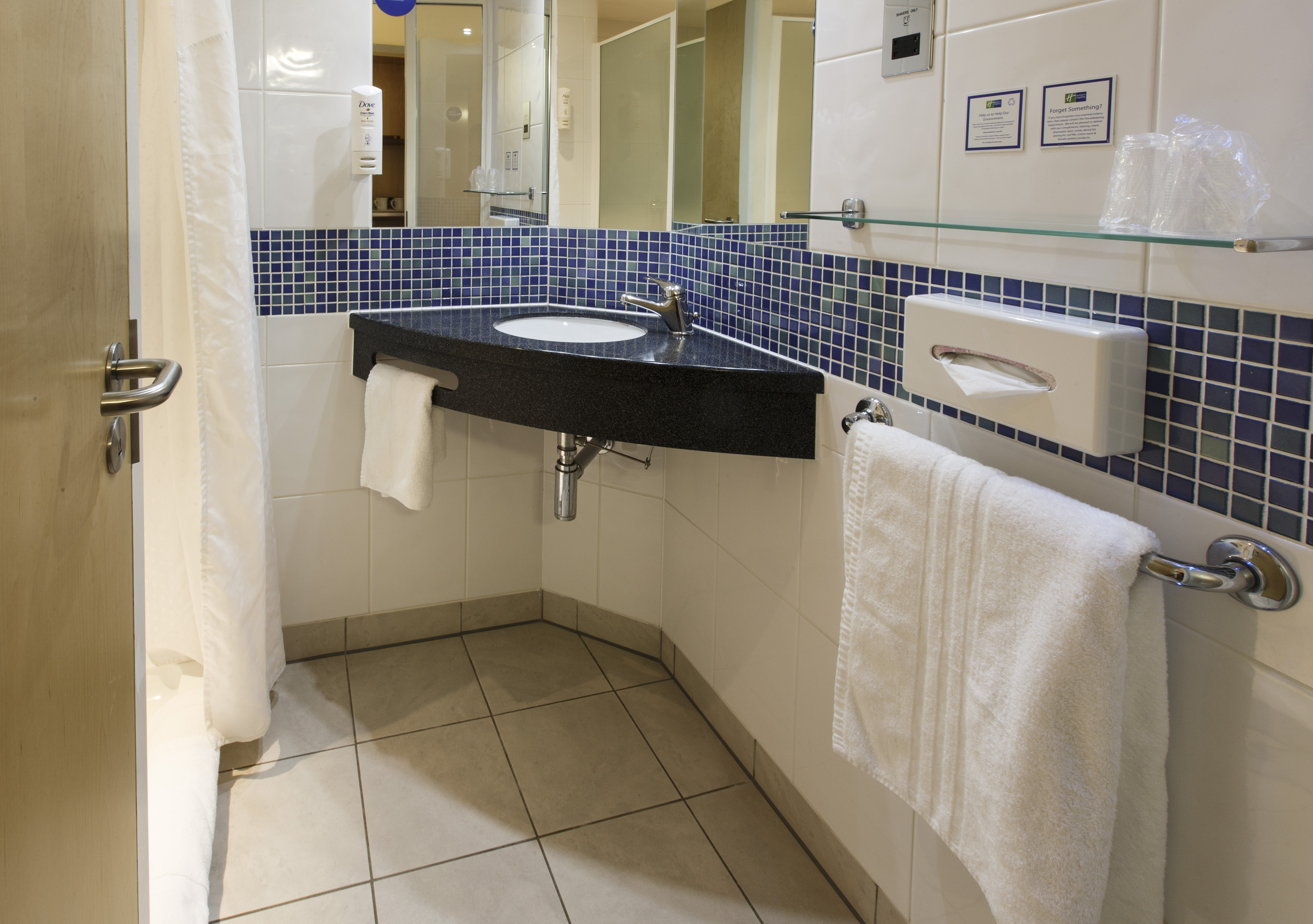 Holiday Inn Express Antrim 17/18