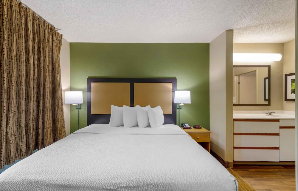 Extended Stay America Suites Orange County Cypress 25/62
