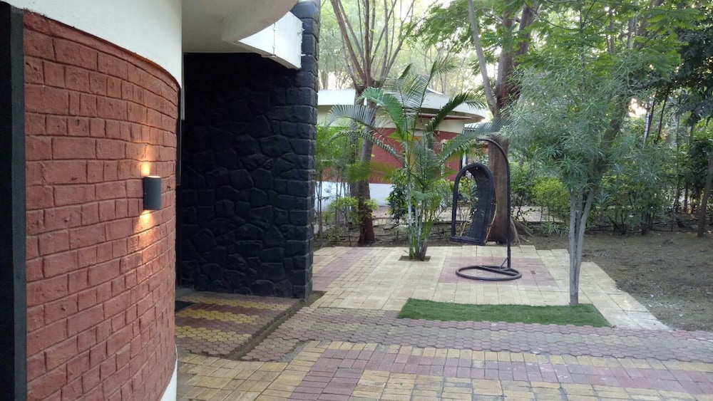 Hotel Tapovan 25/27