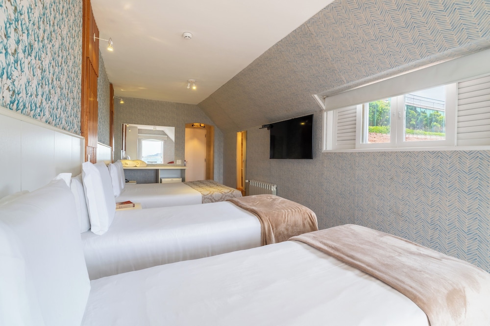 ROOM, QUADRUPLE, PRIVATE POOL