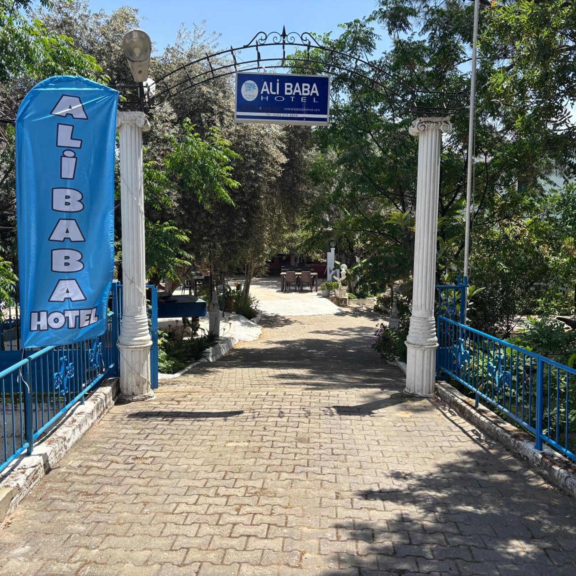 Ali Baba Hotel 44/55