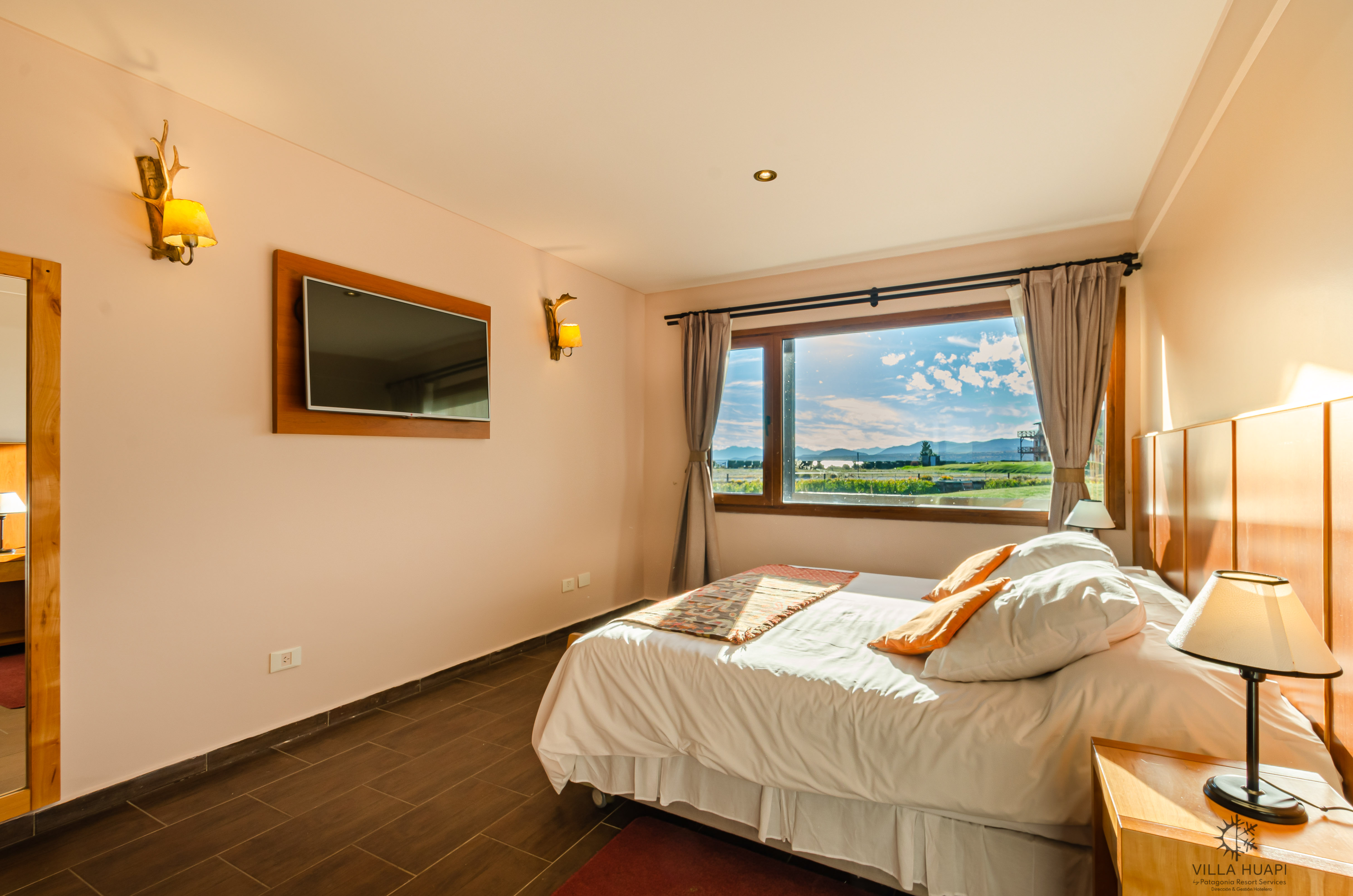 Room, Sextuple