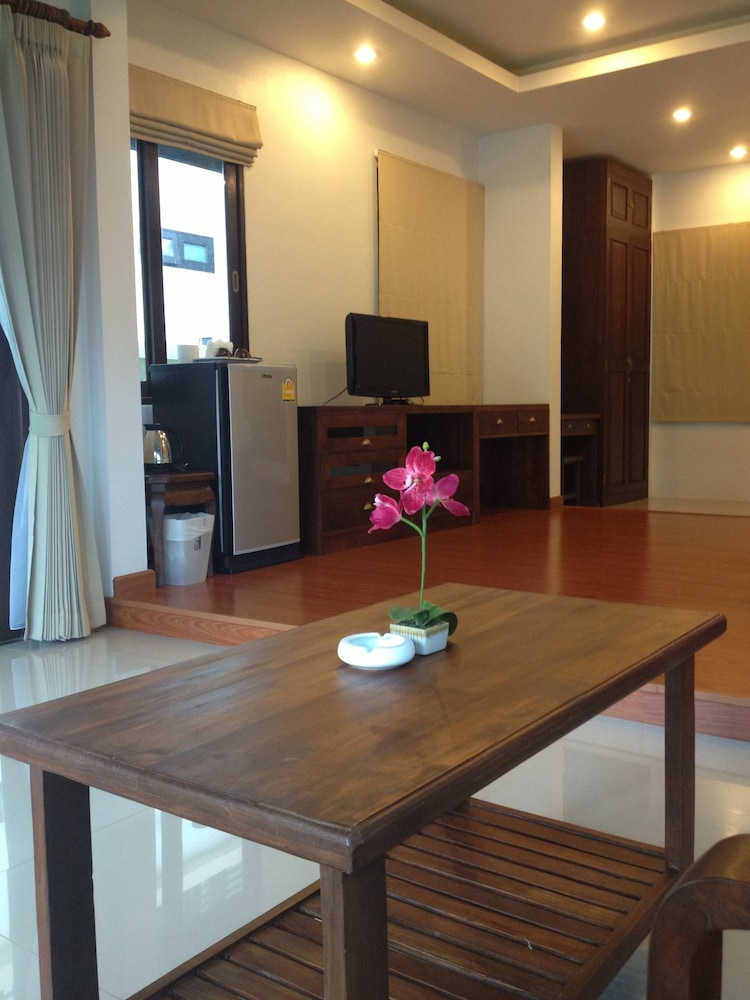 Poolsawat Villa 36/49