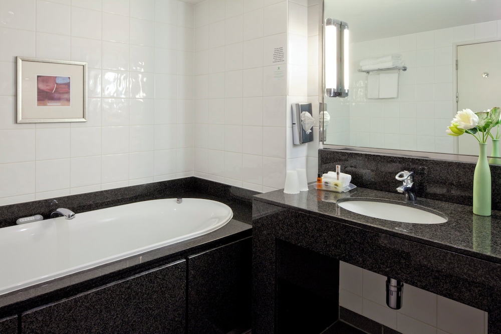HOLIDAY INN MAIDENHEAD-WINDSOR 50/50