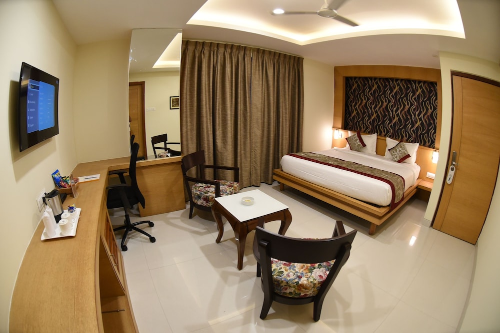 Hotel Grand Rajputana 9/17