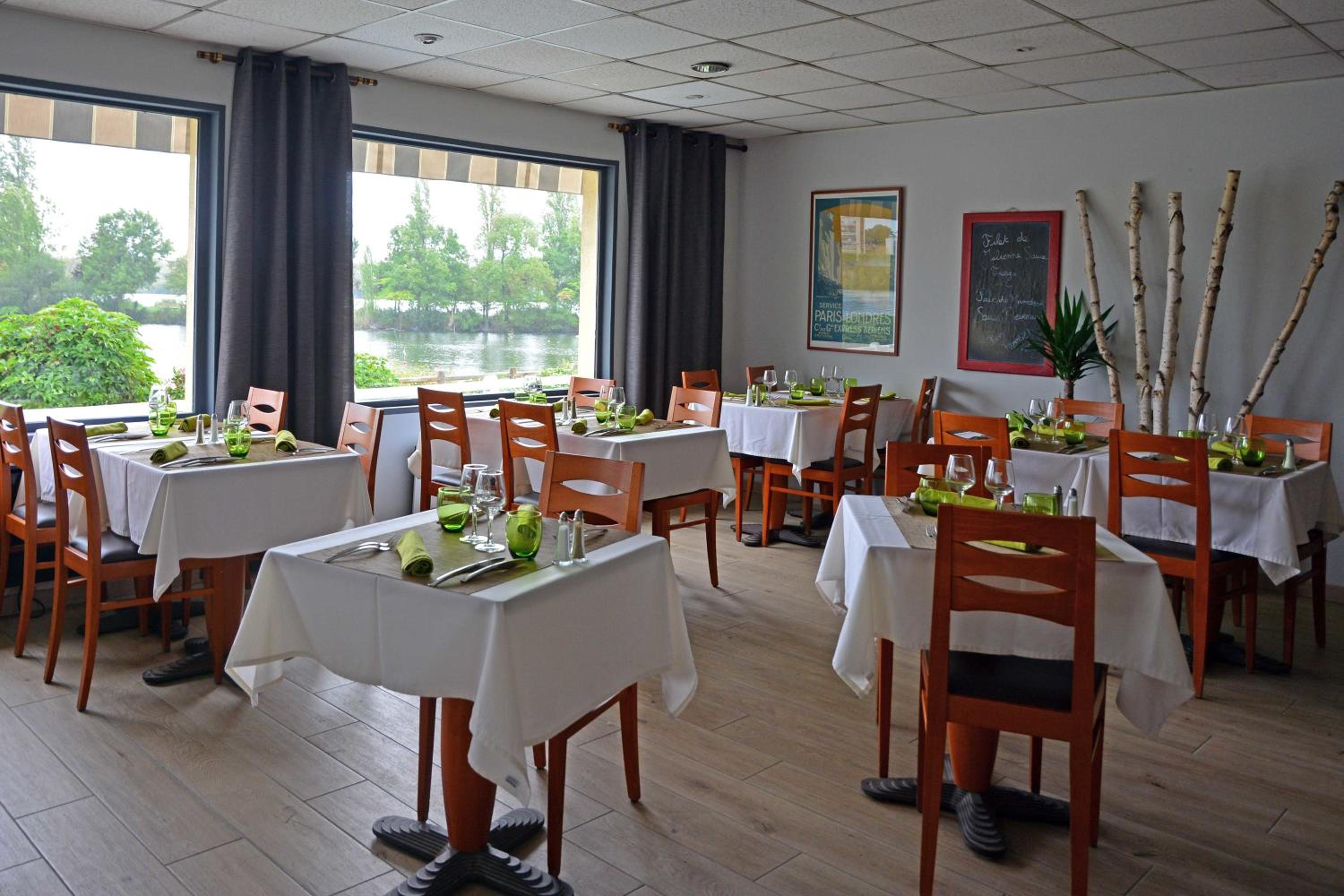 Logis Hotel des Lacs 34/50