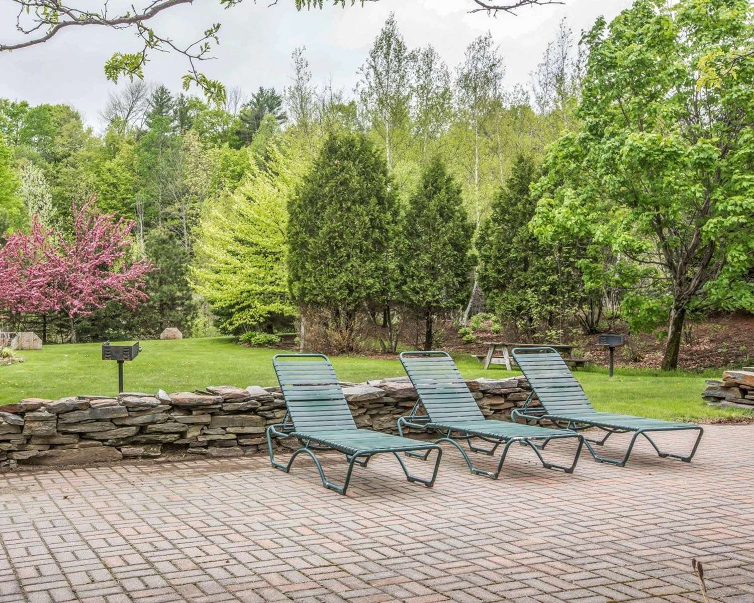 Comfort Inn and Suites Near Burke Mountain Saint Johnsbury, VT 28/32