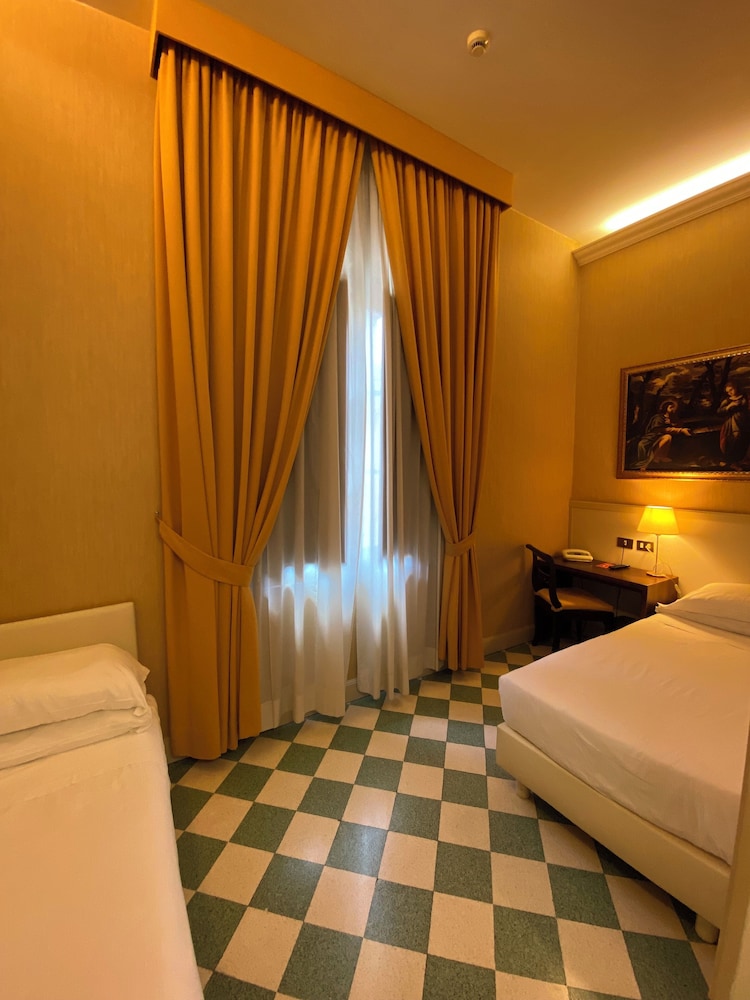 غرفة اقتصادية بسريرين منفصلين، Basilica Hotel 9/10