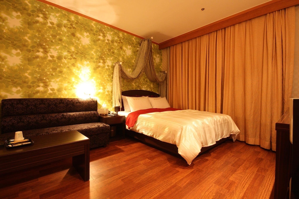 King Hotel 35/42