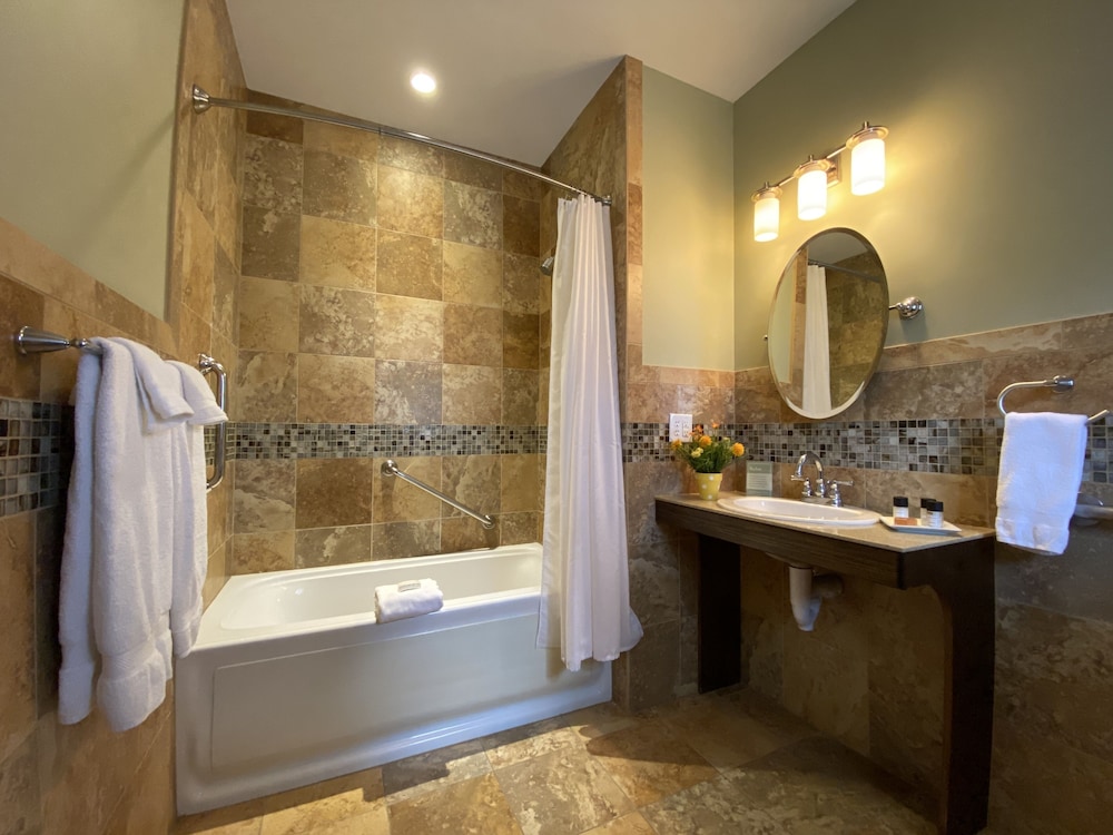 Showers Inn 67/71