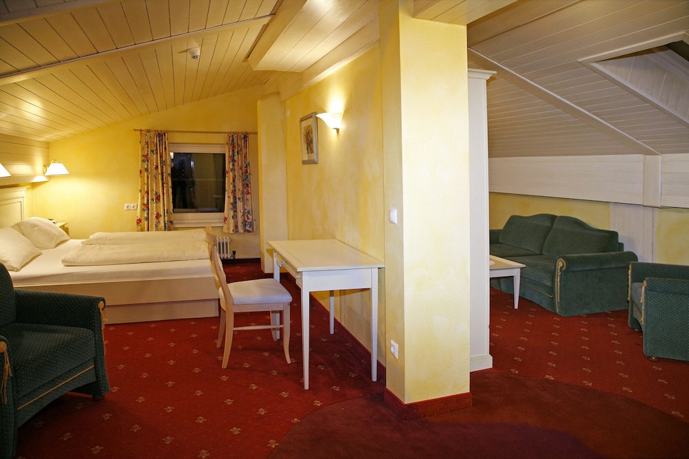 Hotel Schneeberger 51/75