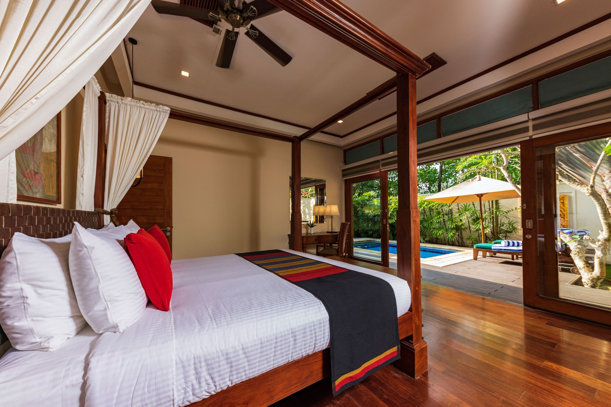 2 Bedrooms, Garden, Pavilion