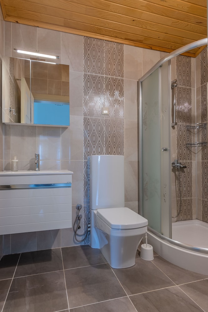 Caretta Caretta Pension 42/43