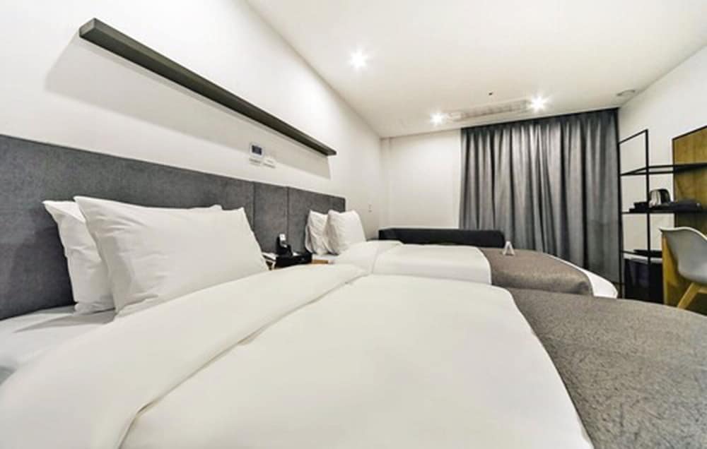 Noblestay Hotel 21/50