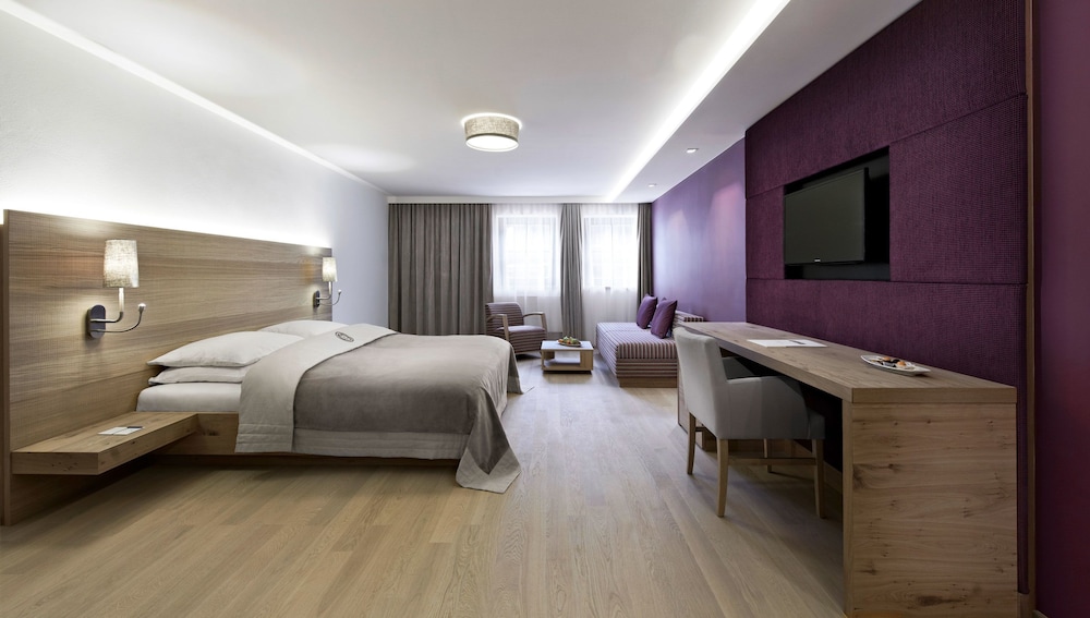 SCHWARZER ADLER WELLNESS HOTEL 7/29