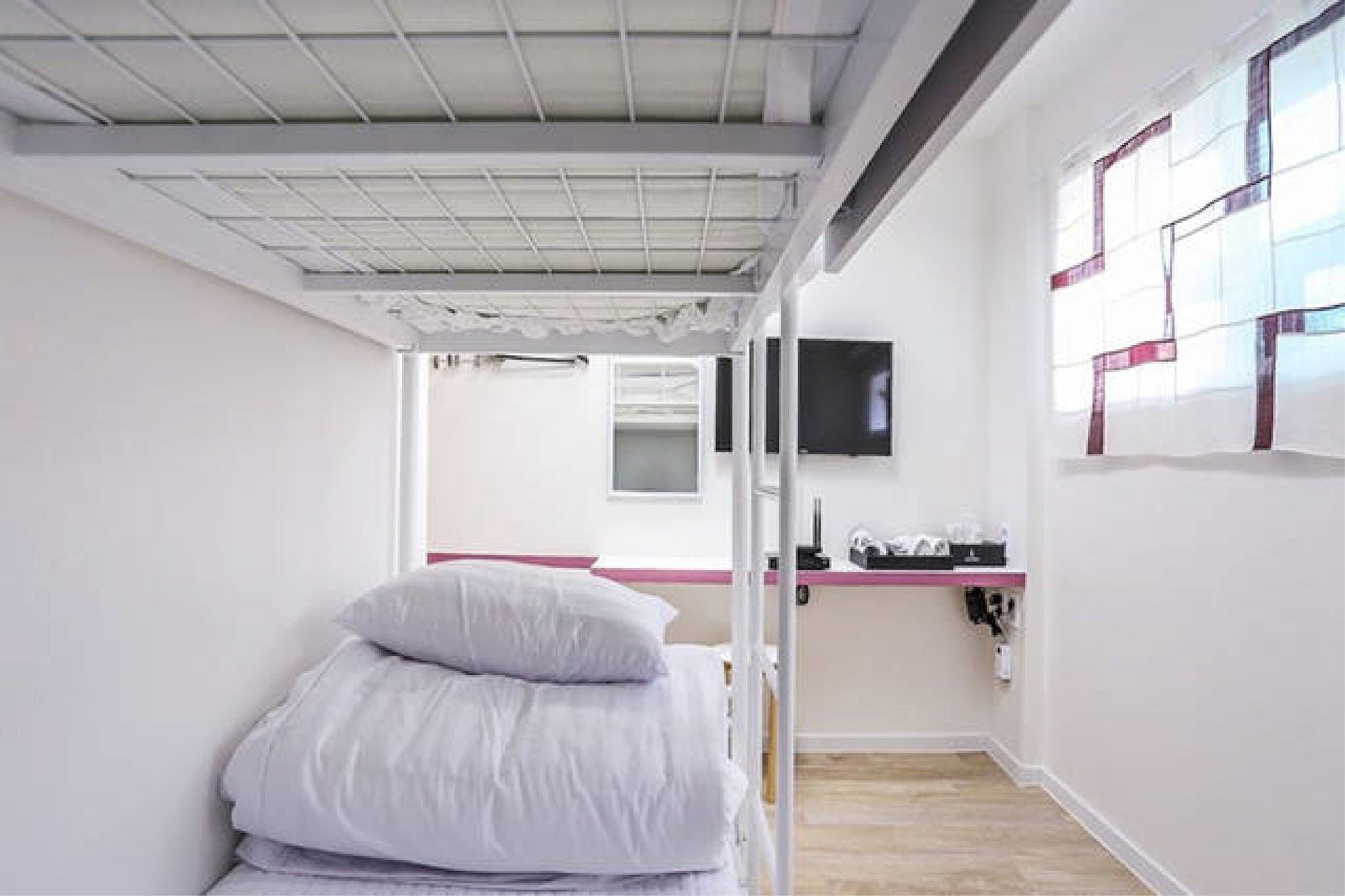 ROOM, TWIN BEDS, BUNK BEDS