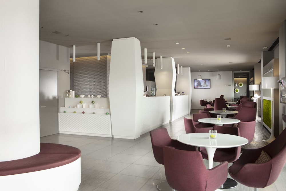 8piuhotel 30/50