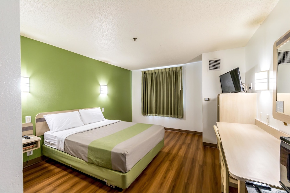 Motel6 San Antonio, TX - South 19/58