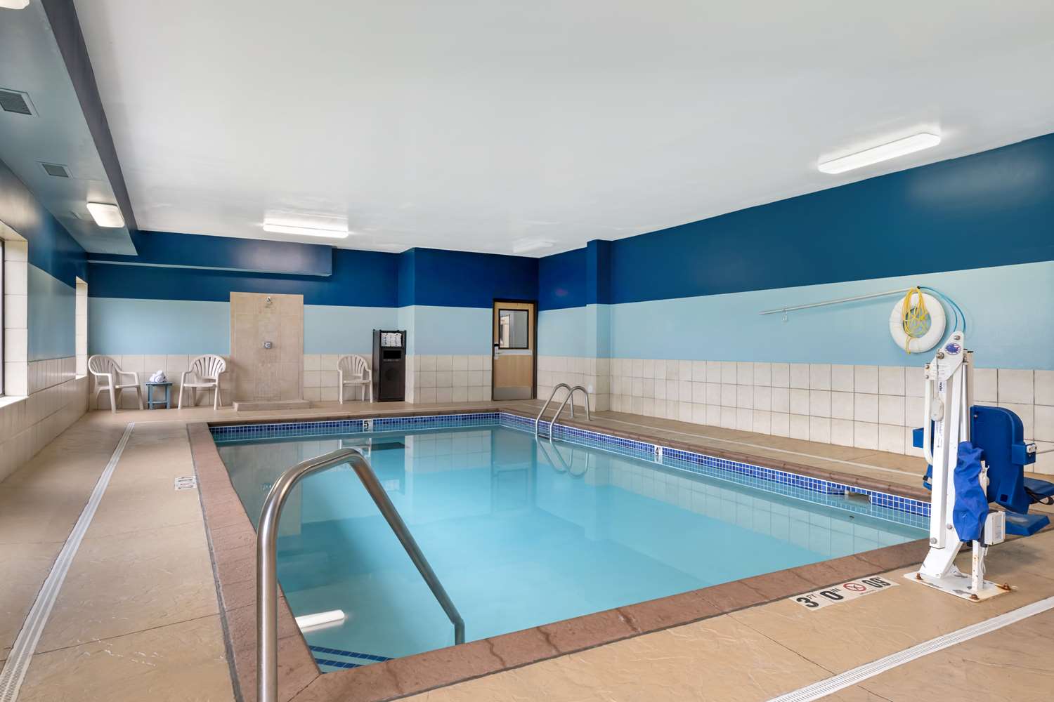 swimming pool spa