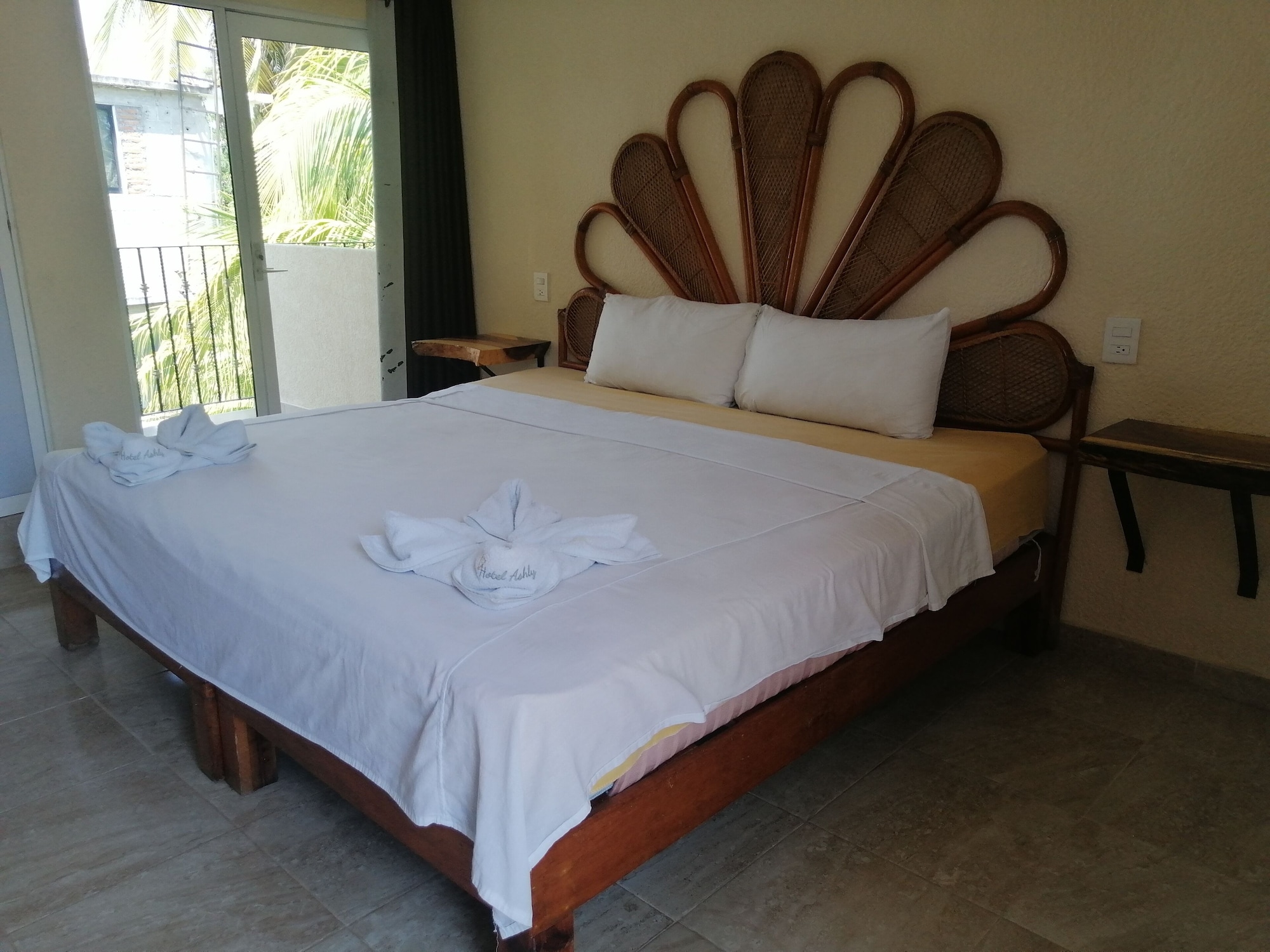 Standard, King Bed, Hotel Ashly 5/10