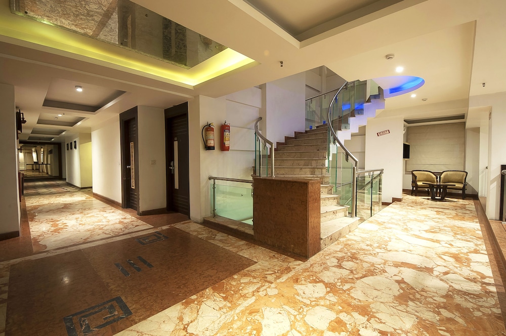 Hotel Le Roi 7/50