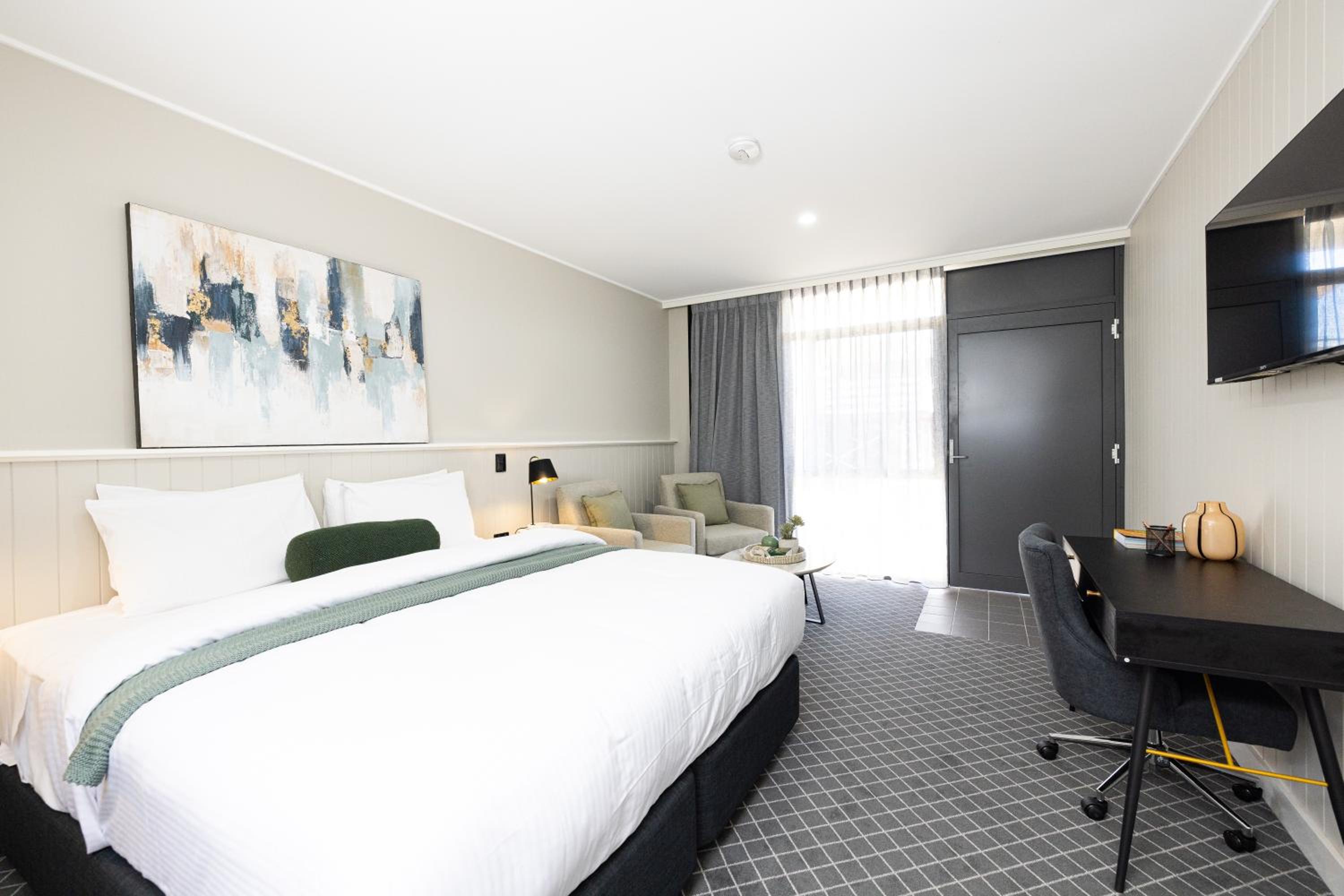 Renovated, King Bed