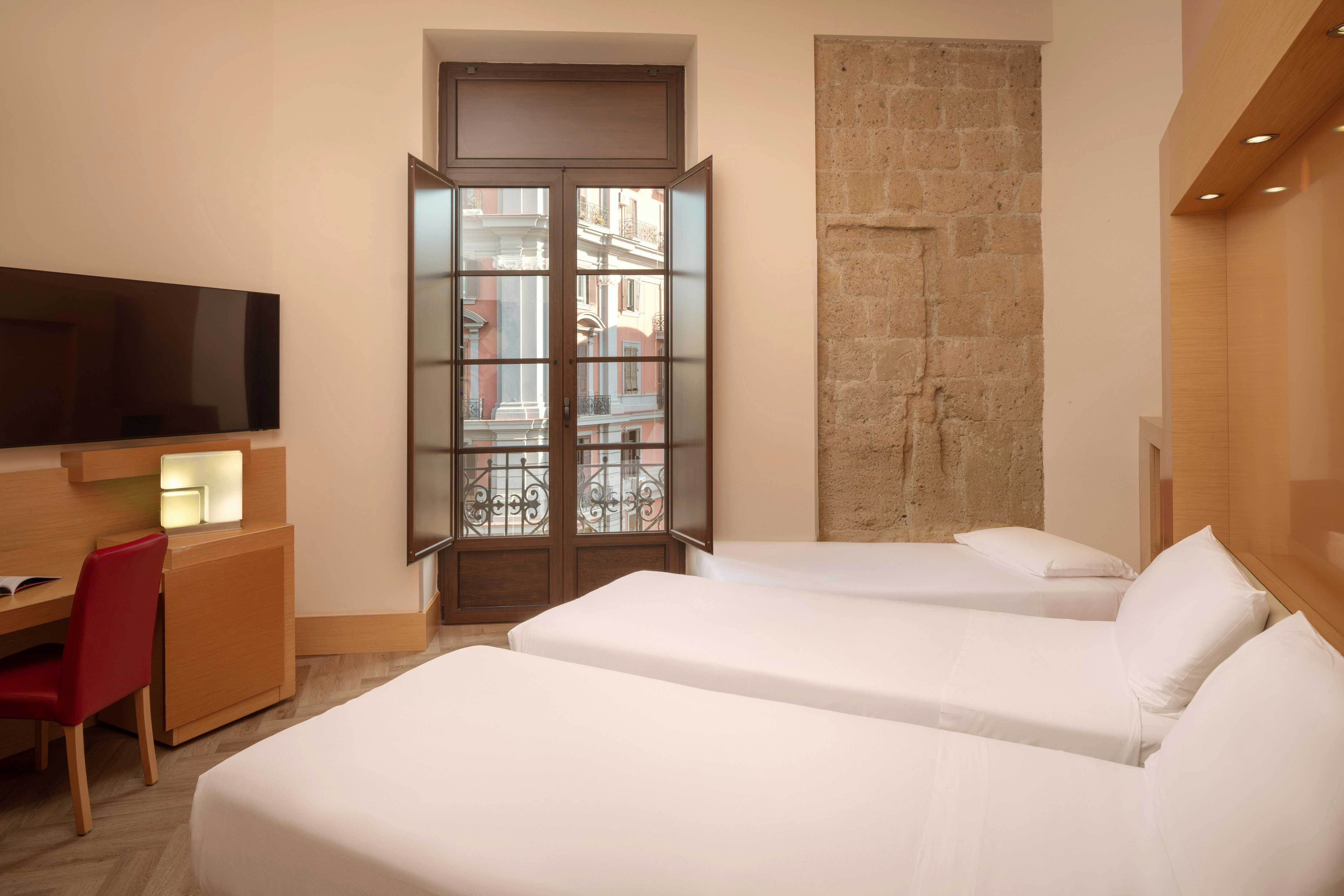 SUPERIOR, TWIN BEDS, WITH EXTRA BED