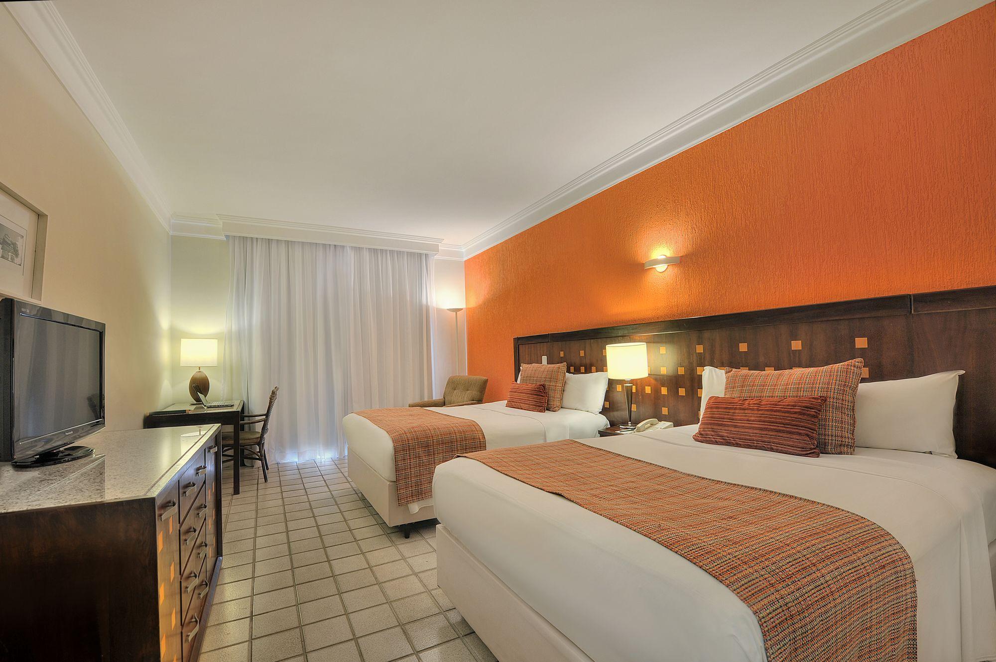 Luxury, Twin Beds