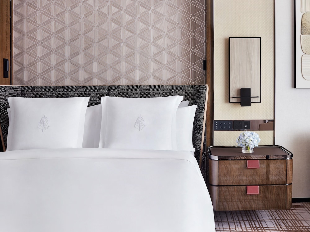 Four Seasons Hotel Hong Kong 15/76