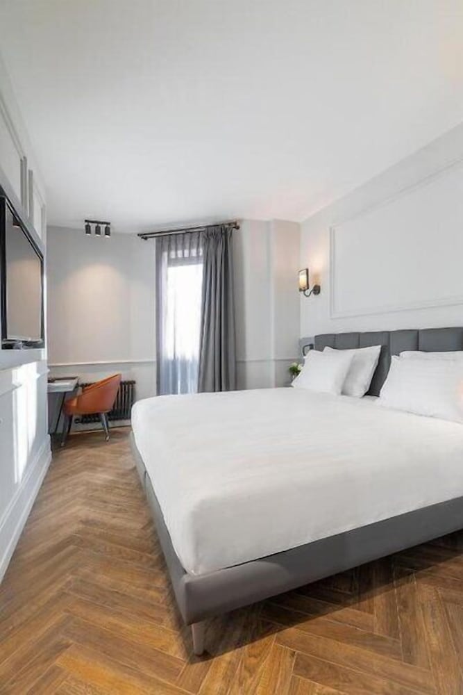 Family Suite, Multiple Beds, City View