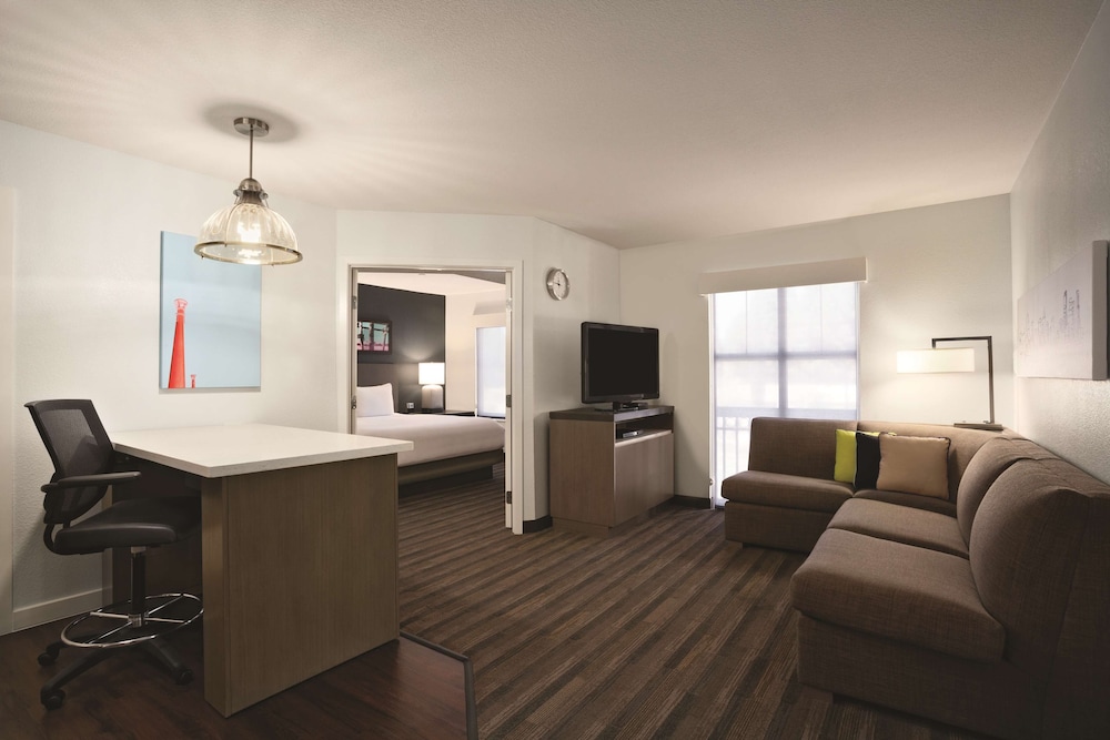 HYATT house Pleasant Hill 44/68