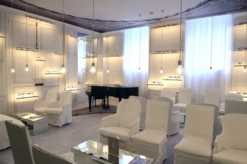La Maison Champs Elysees 44/67