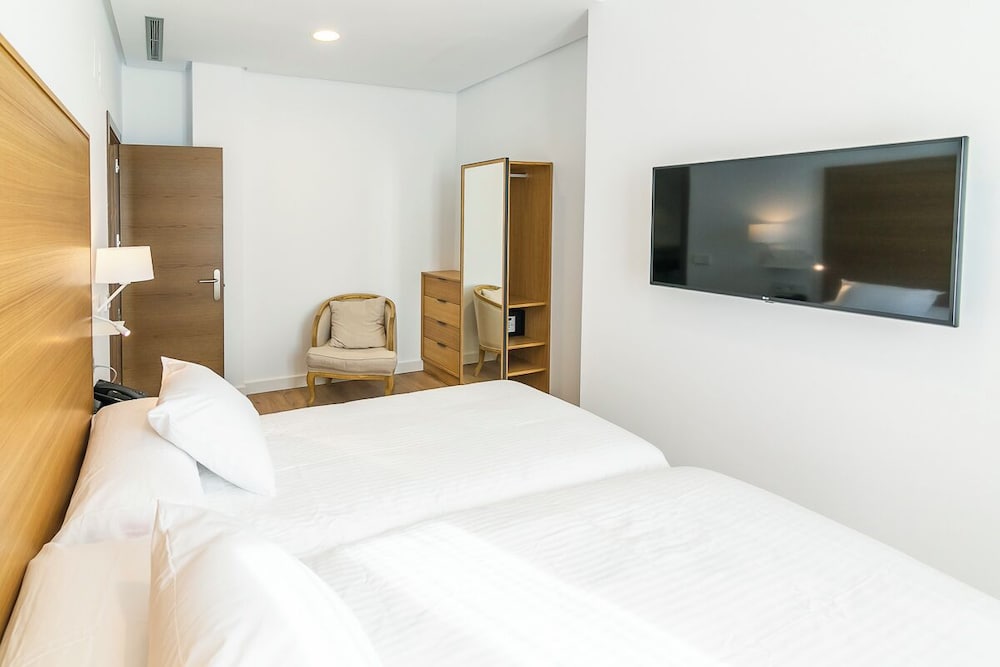 BASIC, APARTMENT, TWIN BEDS, SOFA