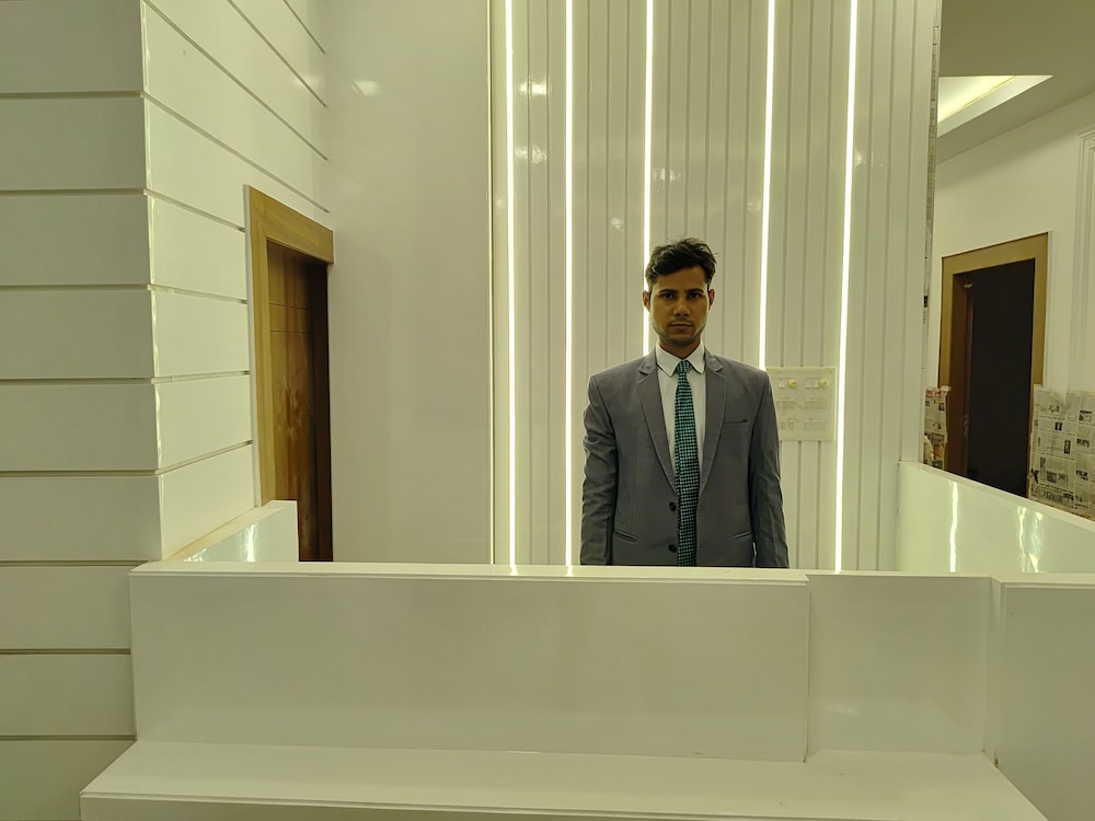 Muskan Hotel 4/48
