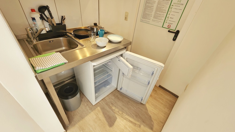 B & L Hostel 43/50